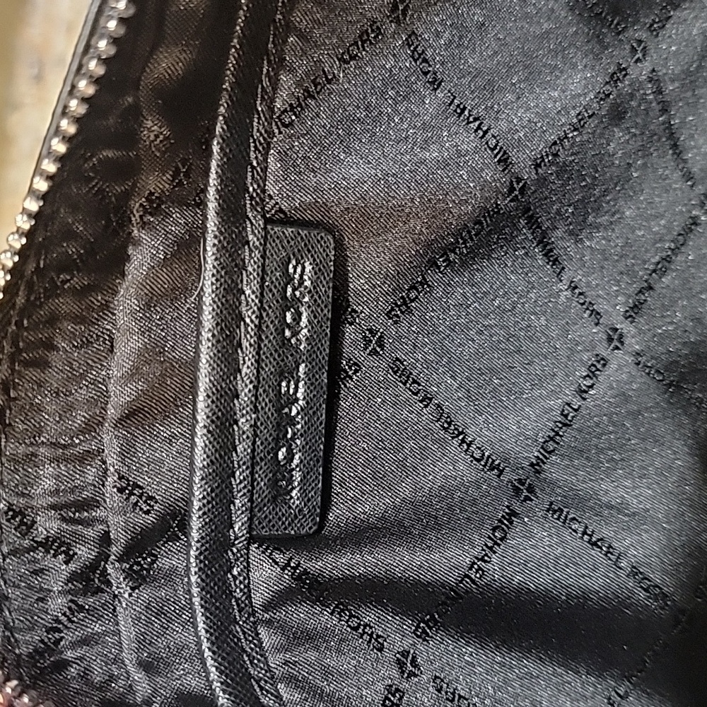 Michael Kors NWOT Jet Set Black Large Crossbody Bag - Picture 8 of 8